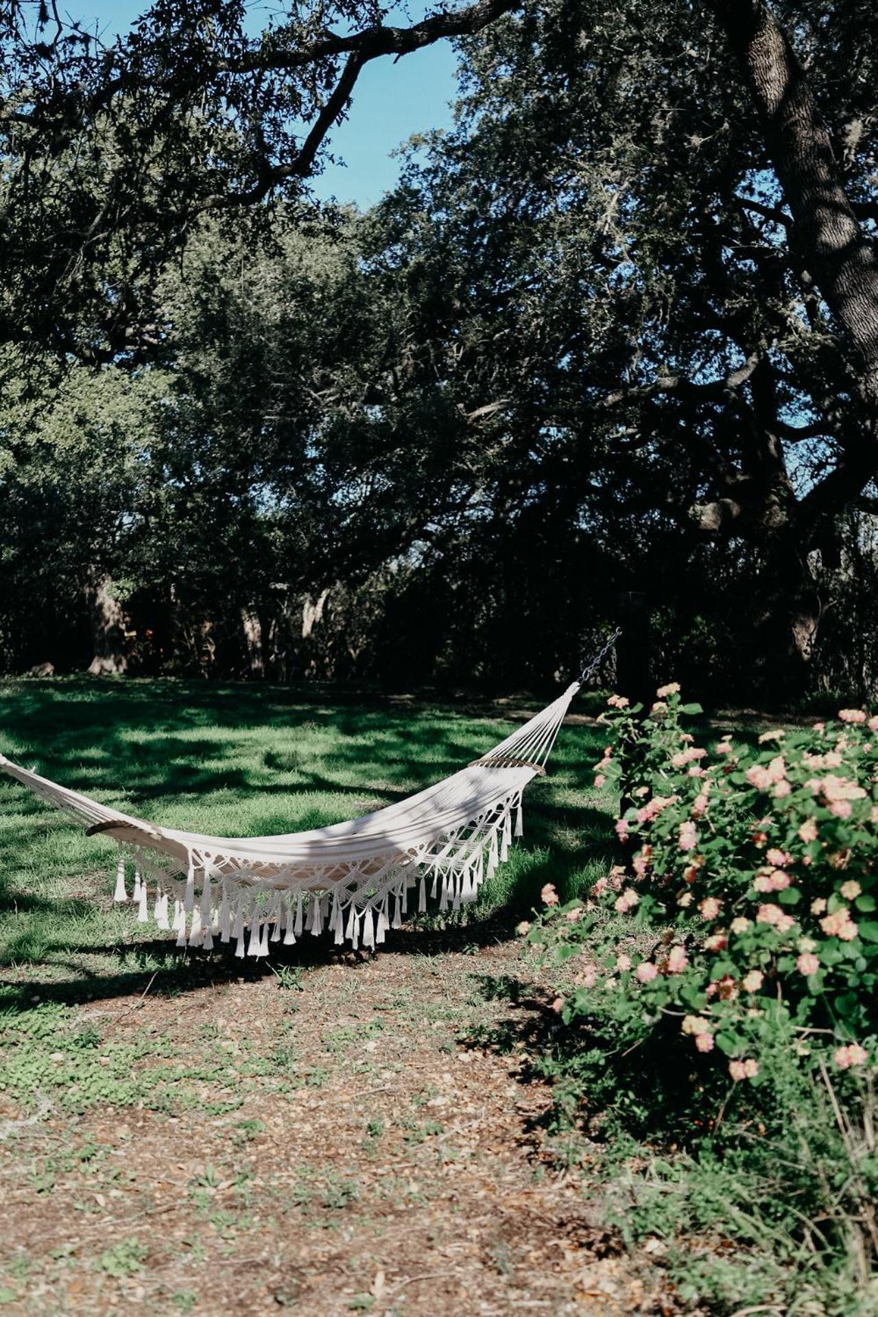 The Maverick: A-Frame W/ Hammock And Tree Top View 뉴 브라운펠스 외부 사진