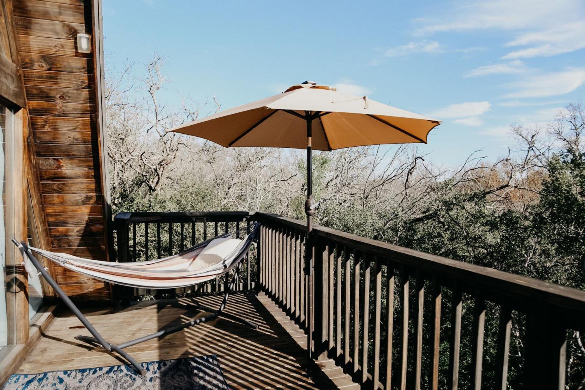 The Maverick: A-Frame W/ Hammock And Tree Top View 뉴 브라운펠스 외부 사진